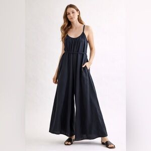 Elegant black Jumpsuit size S/M with pockets!